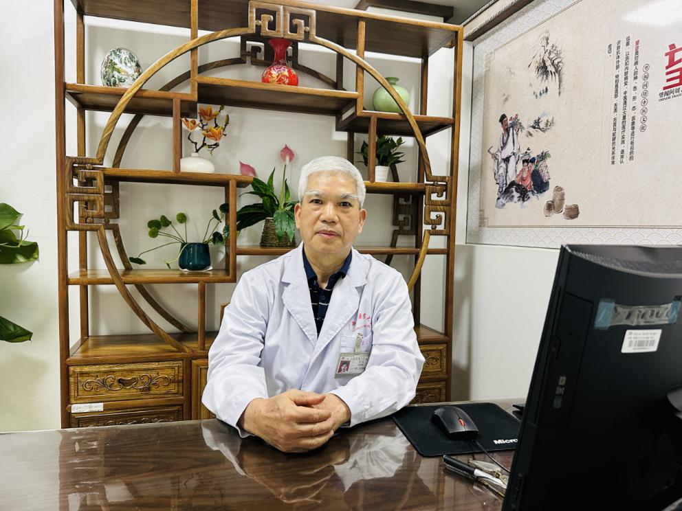 易自刚 易自刚