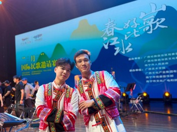 我校越南学子民歌赛场展风采 跨国演绎文化交融