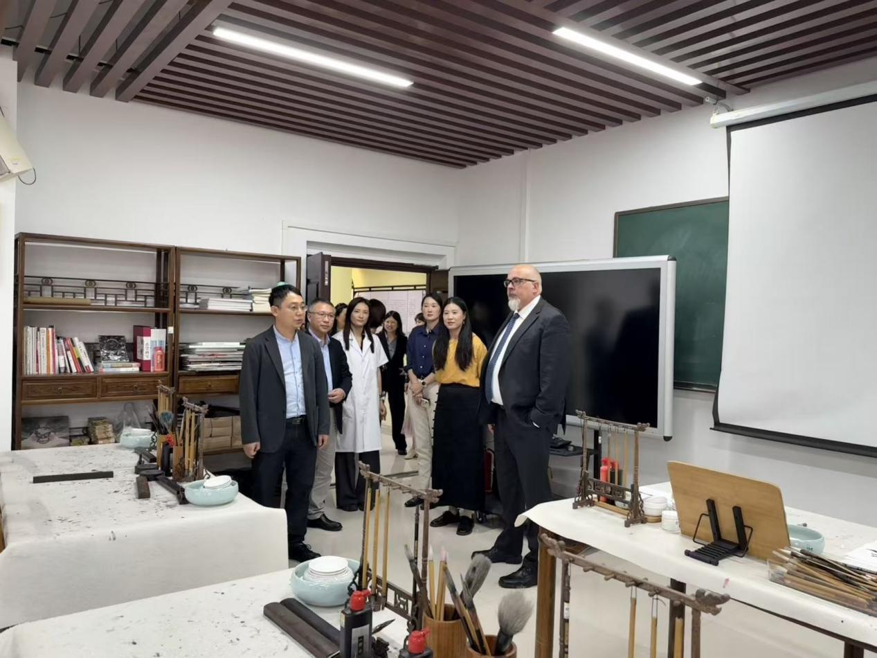 添加图片描述 添加图片描述