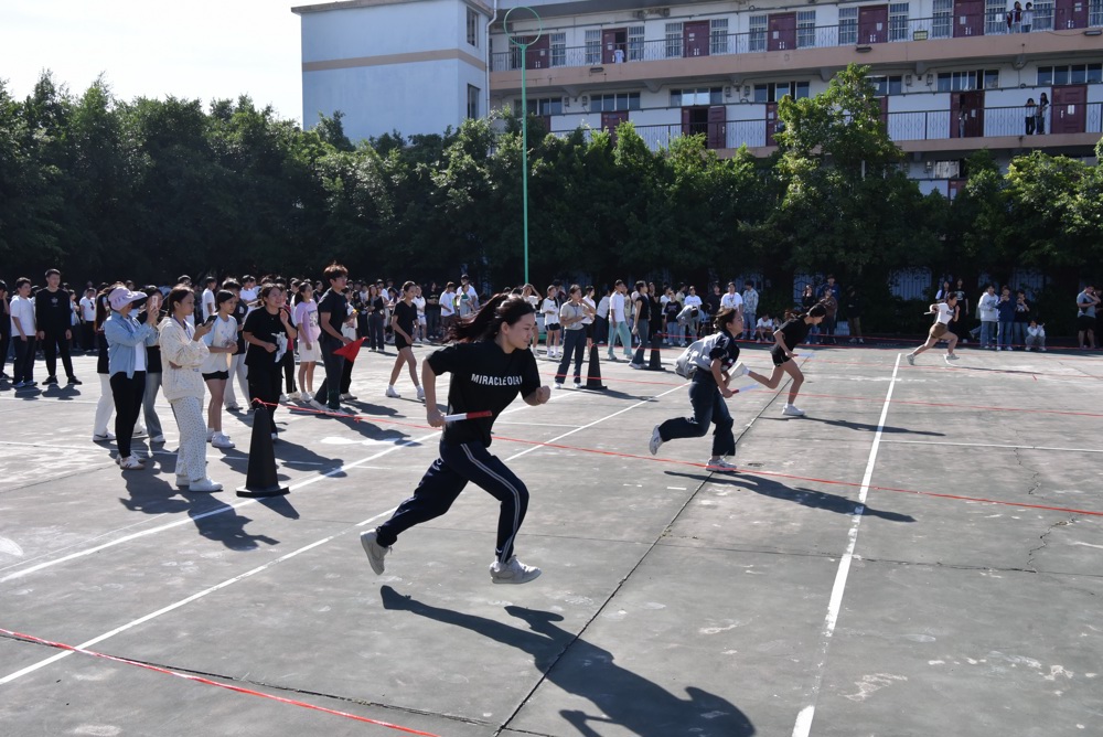 女子组折返接力赛 女子组折返接力赛