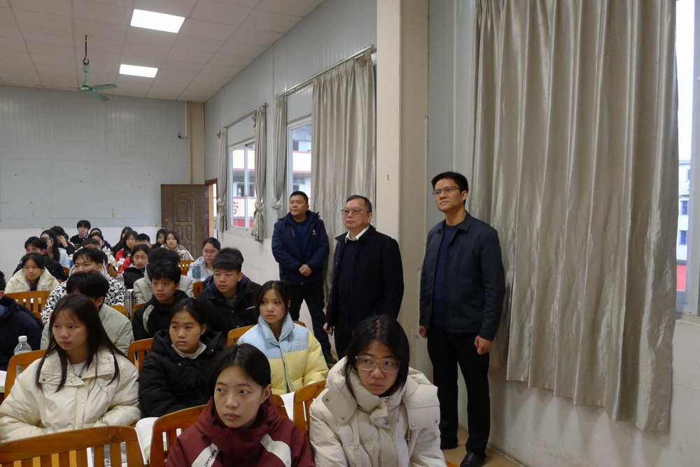 林原、邓刚一行在北湖校区进行教学检查 林原、邓刚一行在北湖校区进行教学检查