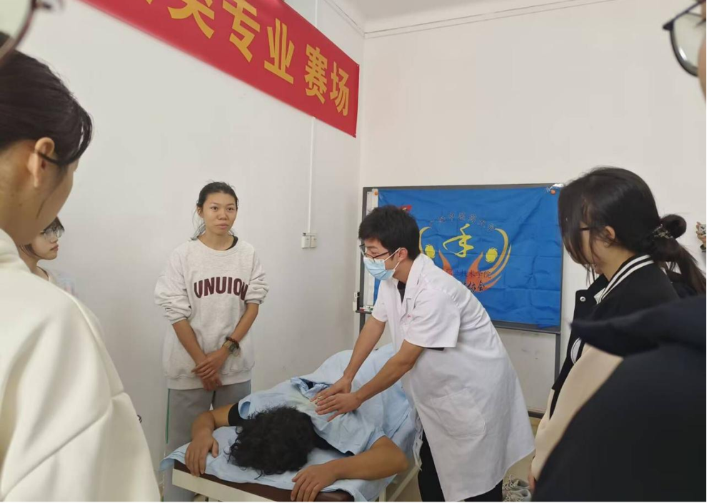 针灸协会在现场教学 针灸协会在现场教学