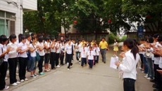 药学院牵手农民工小学生圆参观大学梦