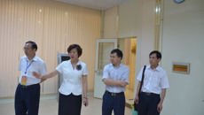 自治区教育厅高教处副处长李勇齐莅临广西中医药大学护理学院检查第三届广西高职院校技能大赛赛前布点工作