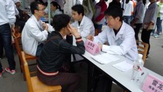 学雷锋，“天使”在行动——记广西中医药大学护理学院三月学雷锋之义诊活动