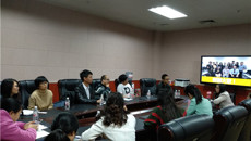 我校开展“探讨如何实施有效教学，走向高效课堂”沙龙活动