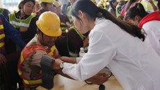 立足岗位学雷锋 服务民众献爱心——2017广西中医药大学学雷锋活动综述