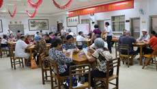 我校举行离退休职工棋牌比赛