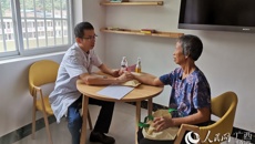 【人民网】广西中医药大学：“轮值村医”让中医优质资源飞入寻常百姓家