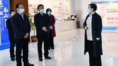 自治区副主席许显辉莅临我校调研