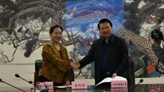 南宁市卫健委副主任李琳珊一行8人到我校座谈交流并签署就业服务合作协议