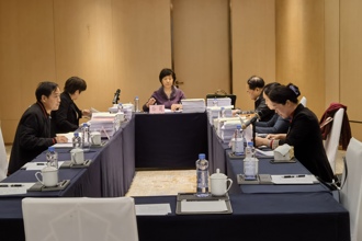 学校开展本科教育教学审核评估校内预评估专家组预备会