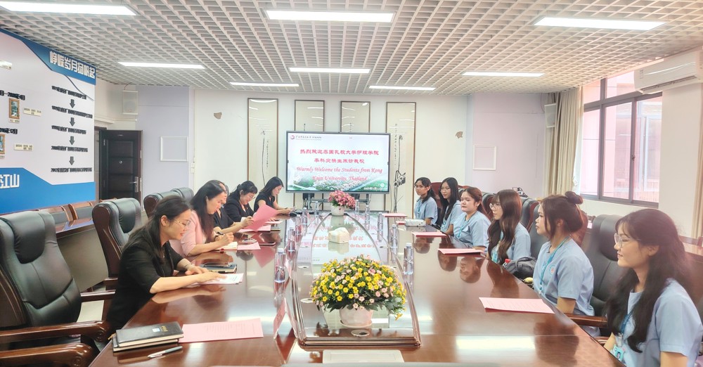 与泰国学生见面会 与泰国学生见面会