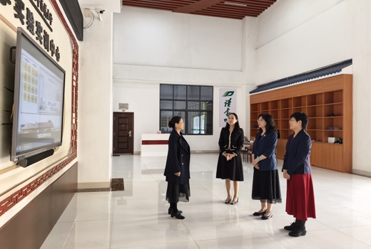 新加坡国立大学何红姑教授到校参观交流