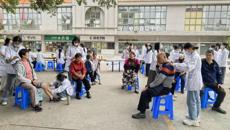 护理学院师生赴社区开展健康义诊活动