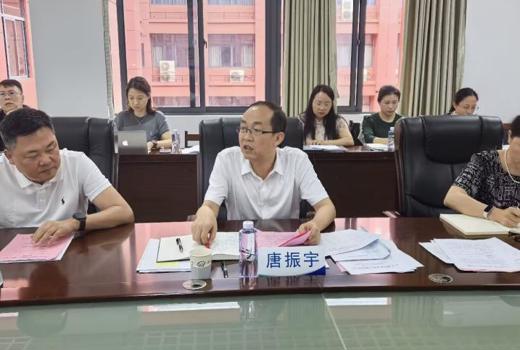 唐振宇副校长出席广西高原学科护理学（康养）建设会议并指导工作