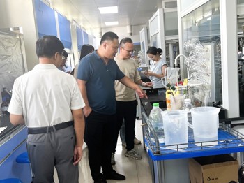 筑牢科研安全防线：海洋药物研究院开展实验室卫生安全检查