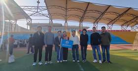 冬日健步展风采：实验室成员积极参与2025年校登山健步走活动