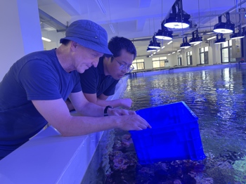 瑞典皇家科学院院士到访我院涠洲岛实验基地