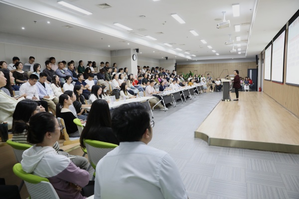 报告会现场 报告会现场