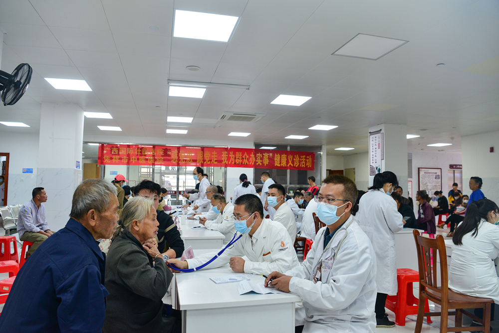 义诊活动受群众欢迎 义诊活动受群众欢迎