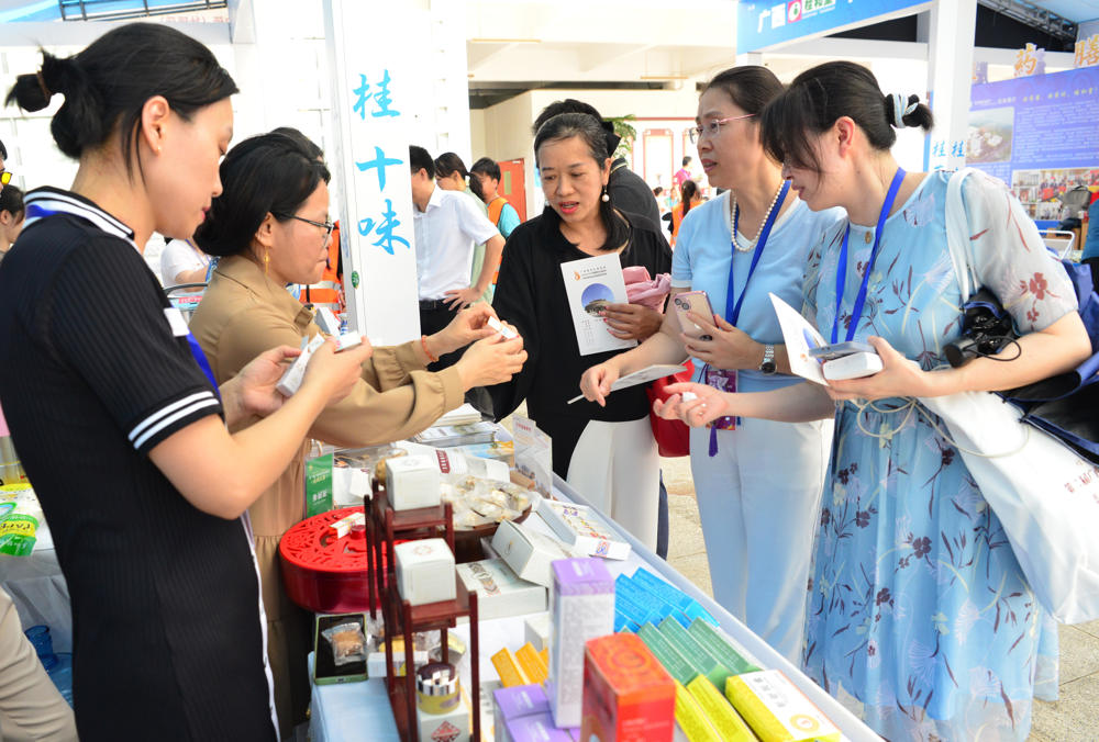 国壮大健康产品和院内制剂受欢迎 国壮大健康产品和院内制剂受欢迎