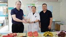 附属瑞康医院为广西名中医、健康管理中心主任农泽宁教授举办退休座谈会