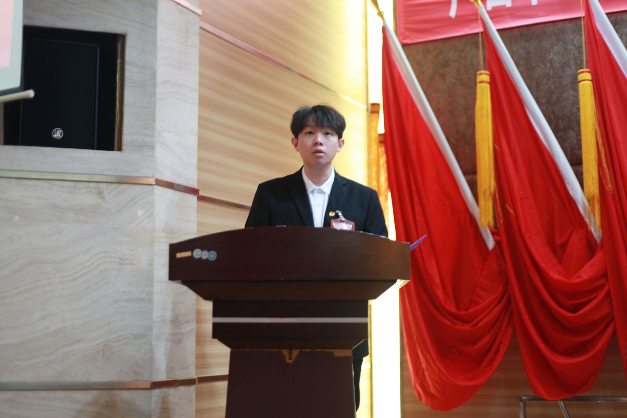 添加图片描述 添加图片描述