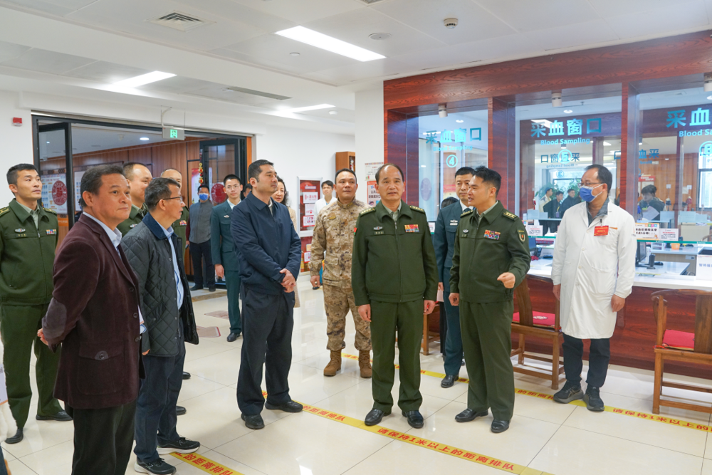 范江文、李瑜现场了解兵检工作情况 范江文、李瑜现场了解兵检工作情况
