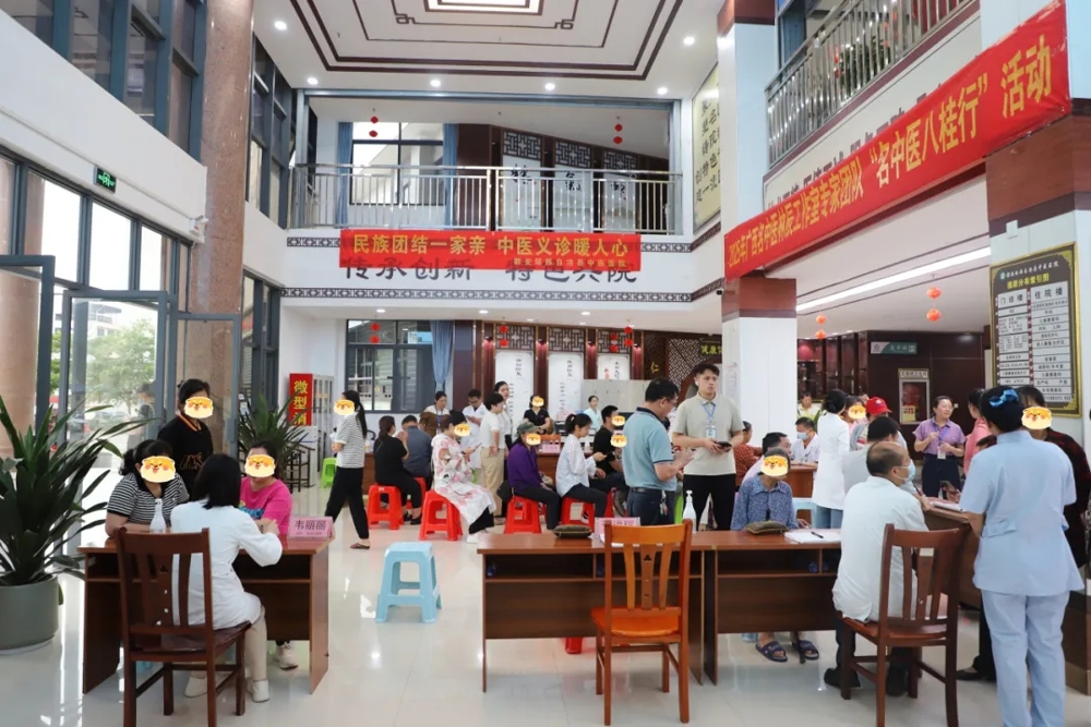 义诊活动现场 义诊活动现场
