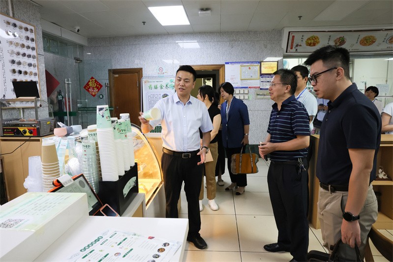 走访营养科展开调研