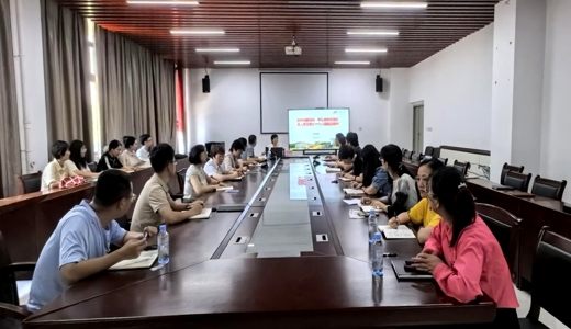 钟宏桃讲授深入贯彻中央八项规定精神学习教育专题党课