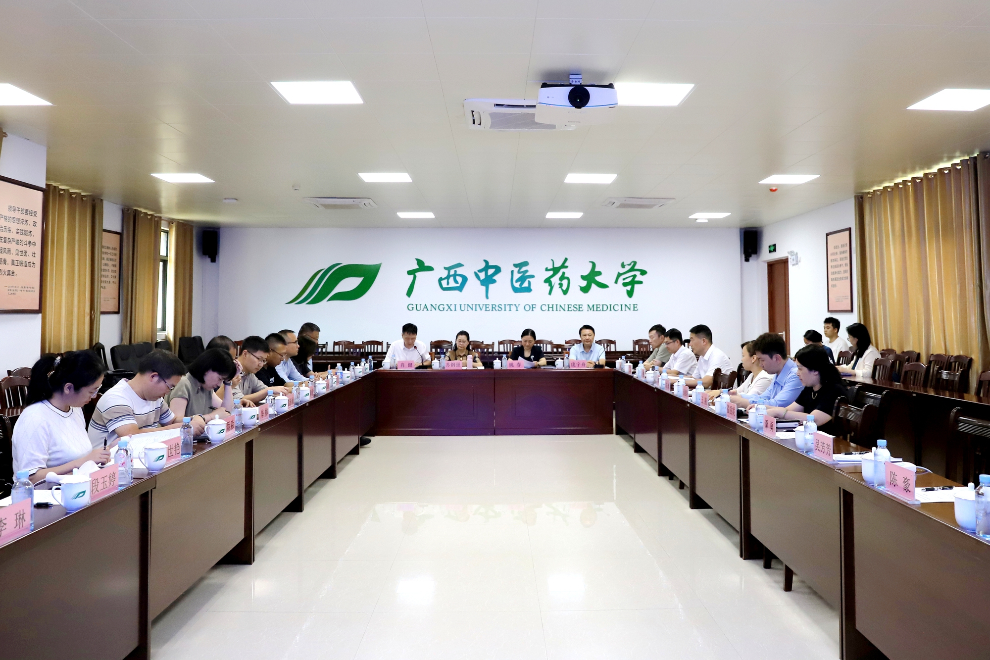 添加图片描述 添加图片描述