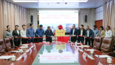 附属国际壮医医院与百色市人民医院举办国家中医优势专科（壮医骨伤科）“专科联盟”签约暨揭牌仪式