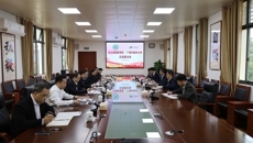 右江民族医学院党委书记李雪斌、校长黄龙坚带队到我校考察交流