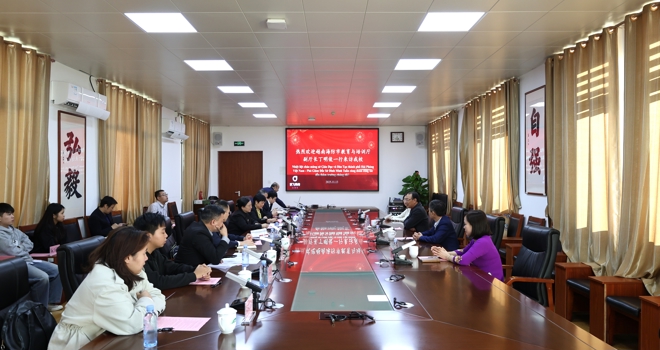 越南海防市教育与培训厅副厅长丁明俊一行访问我校