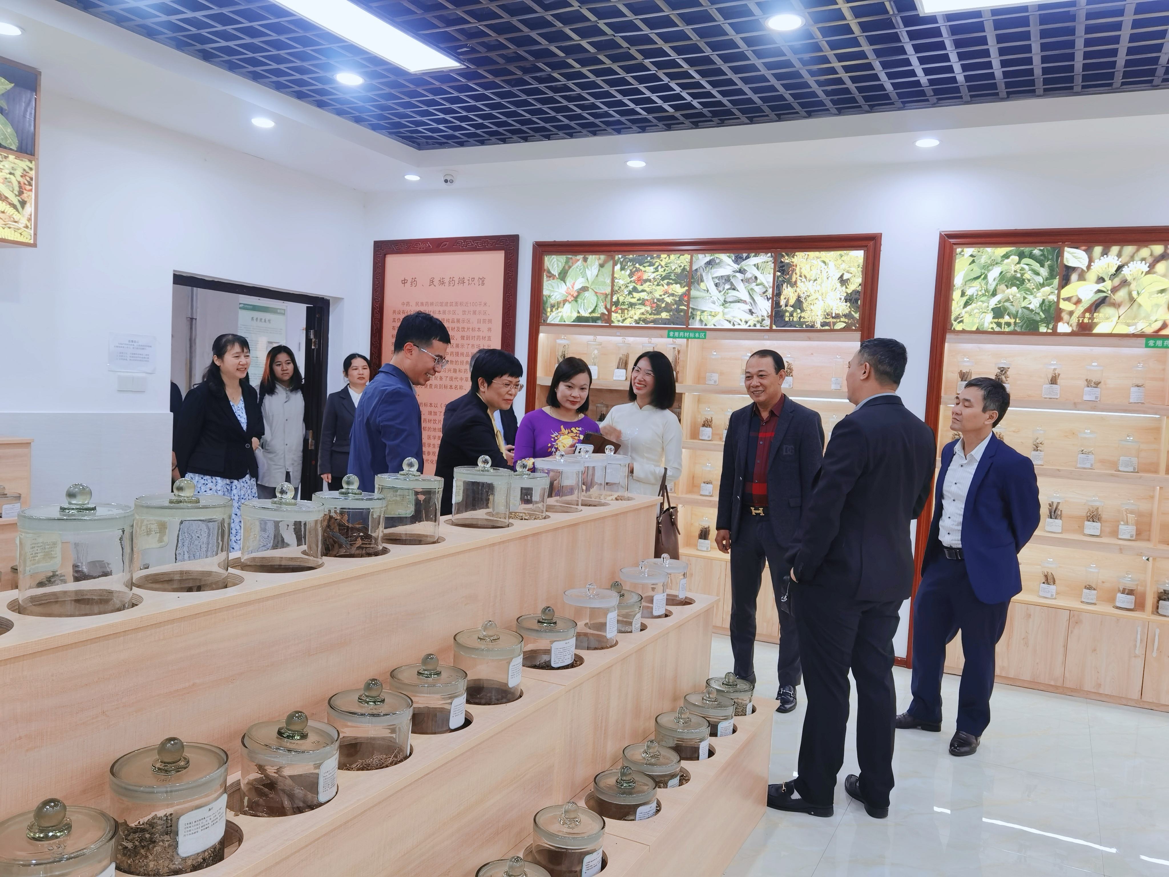 添加图片描述 添加图片描述