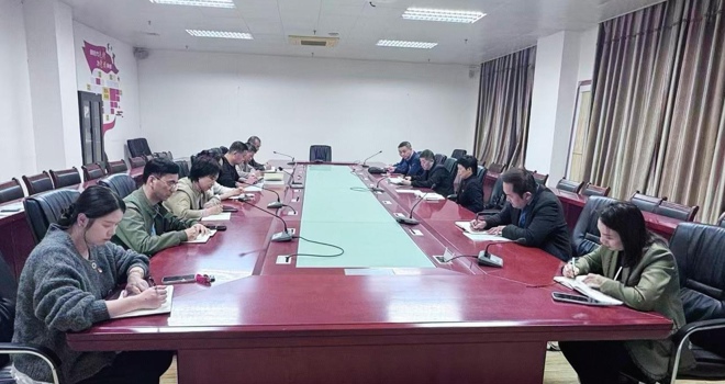 钟宏桃副校长旁听指导教学教辅机构党委理论学习中心组学习（扩大）会