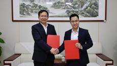 越南顺化医药大学代表团到访我校并交换合作备忘录