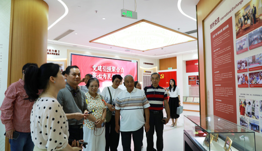 广西中医药大学香港校友联合会主席黄杰一行到附属国际壮医医院参观交流