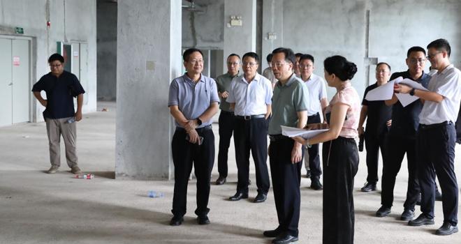 学校开展建校70周年系列活动重点建设项目现场检查