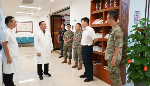 南宁市武鸣区党委副书记、代理区长林博亮到附属国际壮医医院指导秋季征兵体检工作
