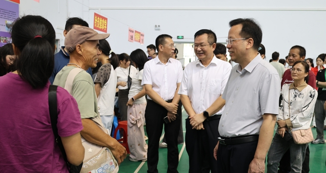 学校2026级新生正式报到