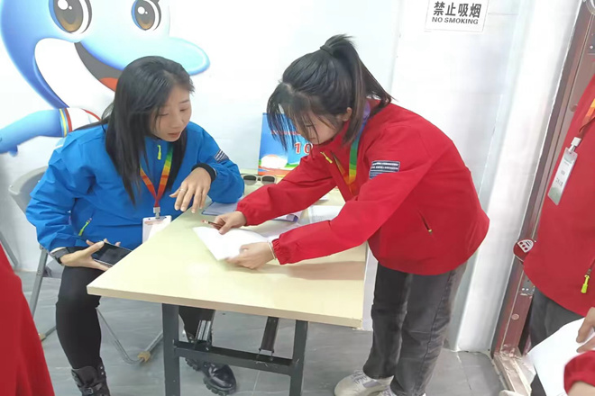 带队老师指导志愿者 带队老师指导志愿者