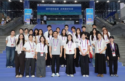 外国语学院组织师生服务第23届中国-东盟博览会