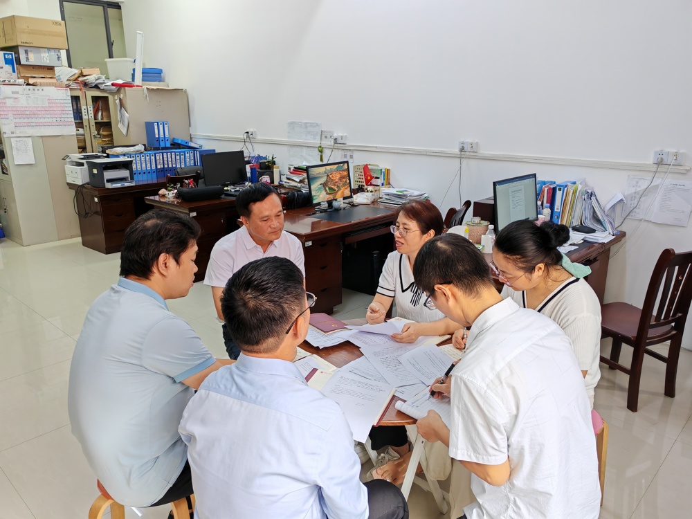 药学院无机化学与物理化学党支部召开主题教育专题组织生活会 药学院无机化学与物理化学党支部召开主题教育专题组织生活会