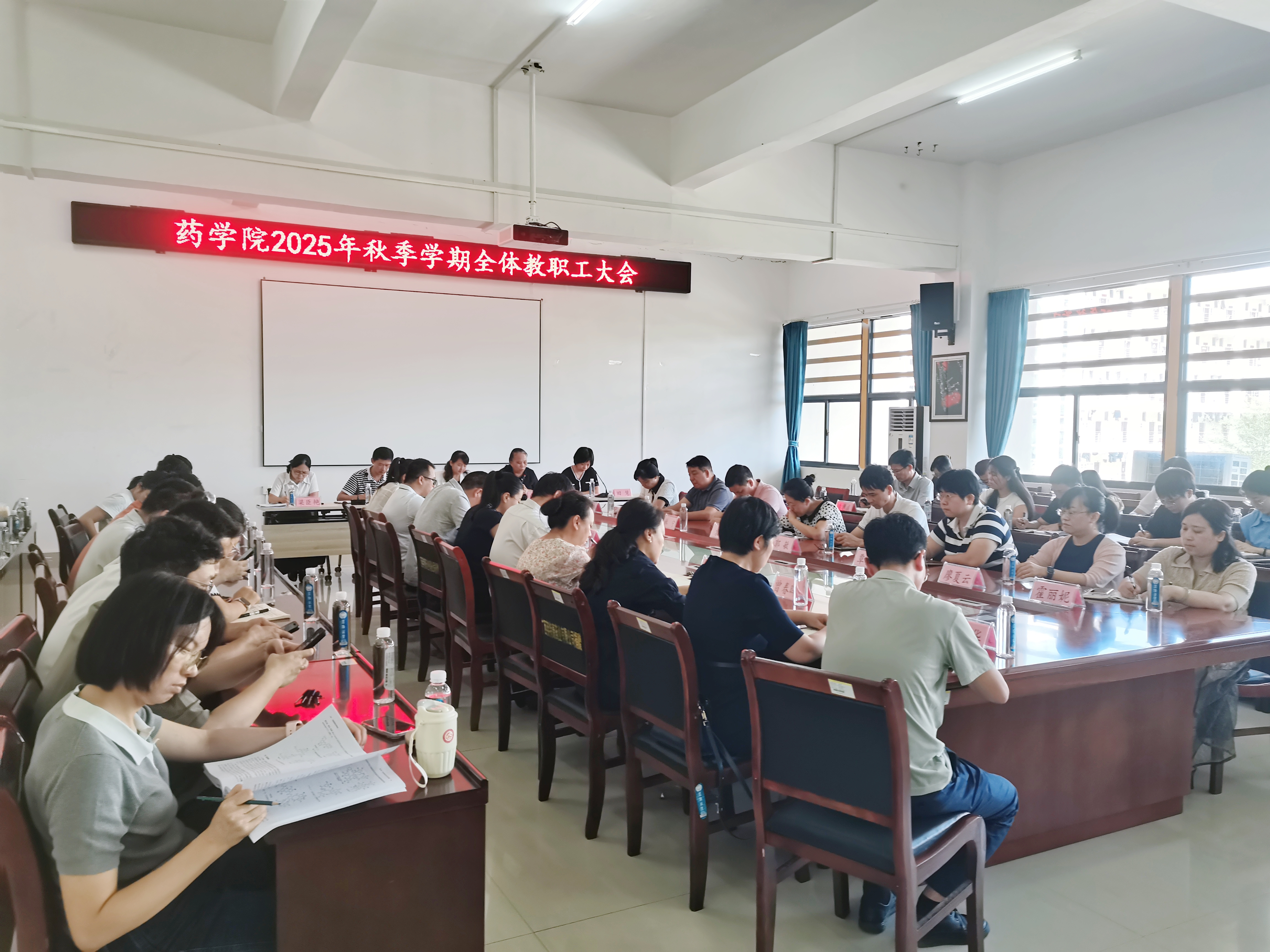 添加图片描述