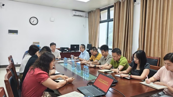 肖健副校长对资产管理处开展集体廉政谈话