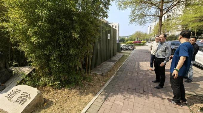 党建引领办实事 便民服务暖人心 ——资产经营有限公司党支部开展“学雷锋志愿服务”系列行动