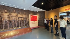 资产经营有限公司党支部前往李明瑞、韦拔群烈士纪念碑广场开展主题党日活动